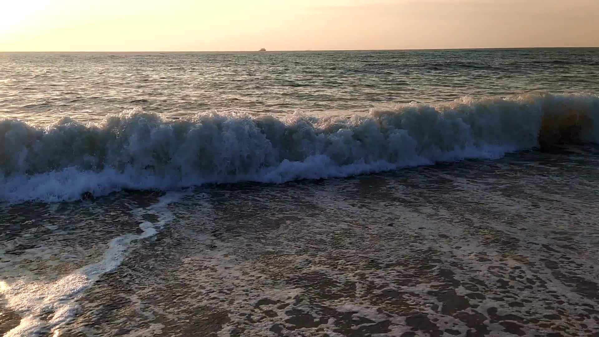 Леночка на море. Магаманв чёрное море слушать.