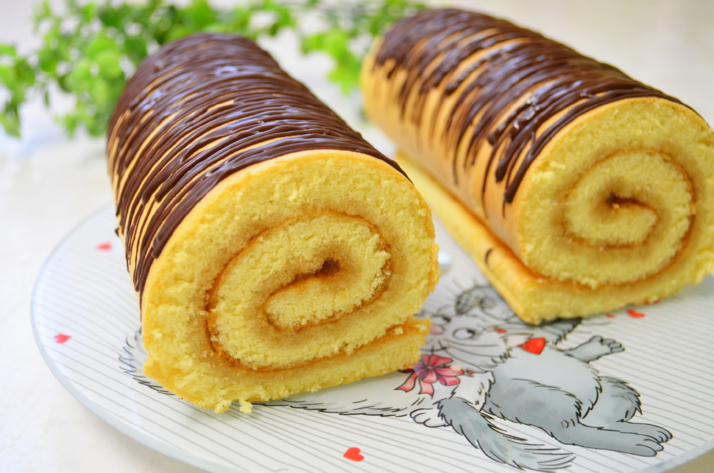 рулет бисквитный. бисквит для рулета. пышный рулет бисквитный. рулет полосатый бисквитный. рулет с абрикосовым вареньем.