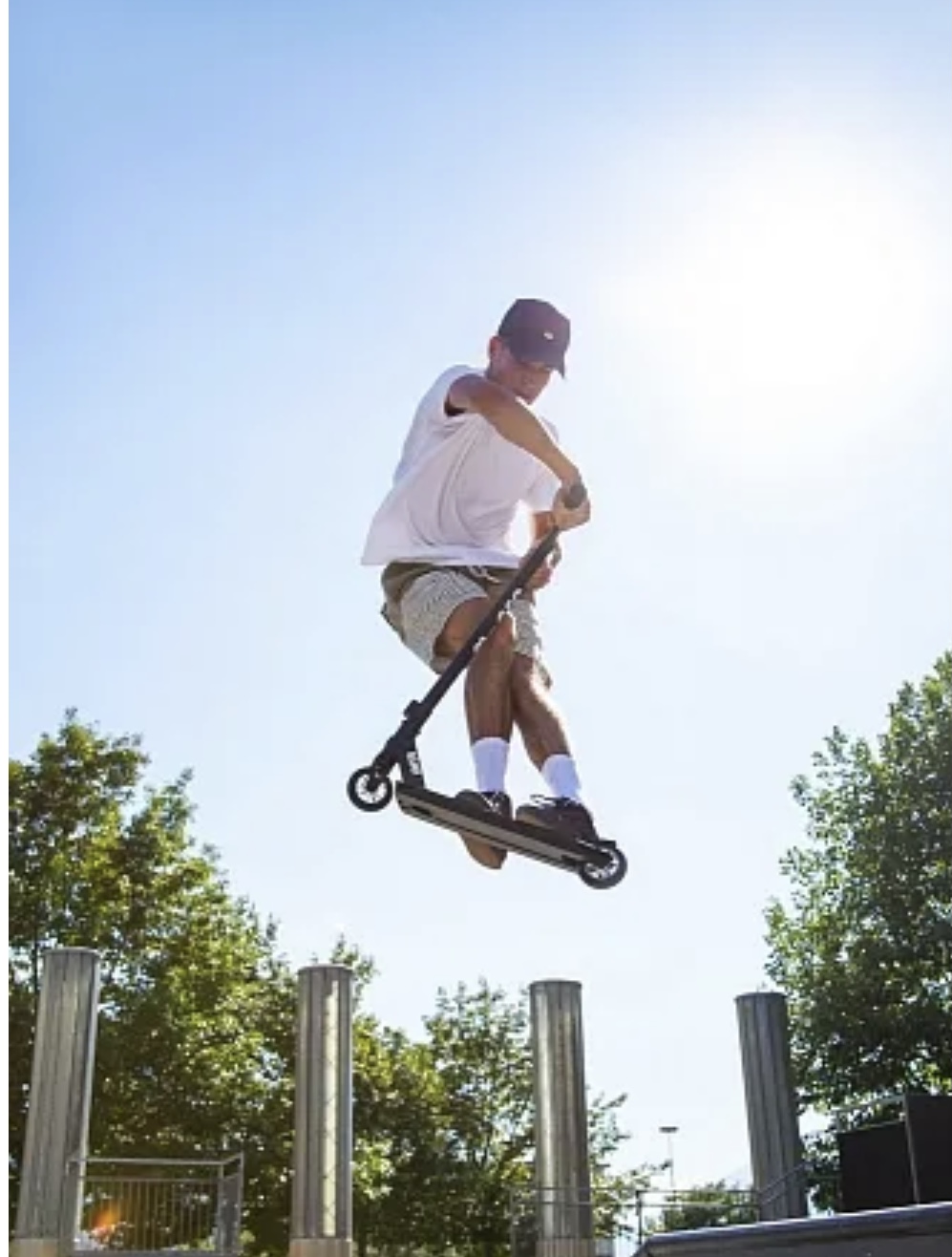 Включи трюки на самокате. Самокат трюковой Micro Ramp. Брай флип на самокате. Самокат Micro Ramp sa0190. Самокат za-105, Trick.