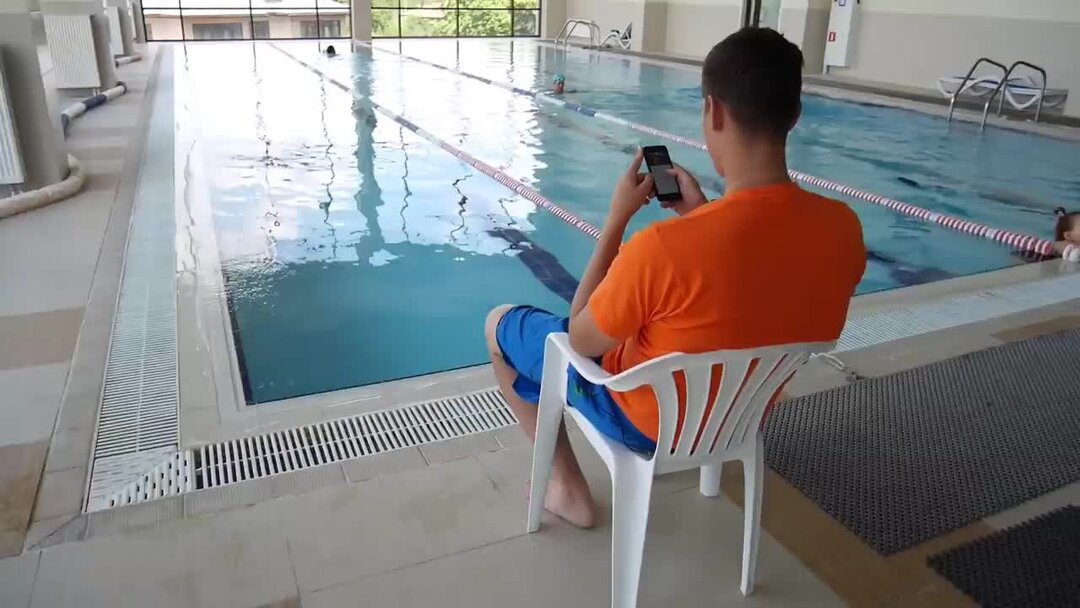 Кроль vs Брасс на скорость. Кто победит в заплыве на 50 метров? | Школа ...