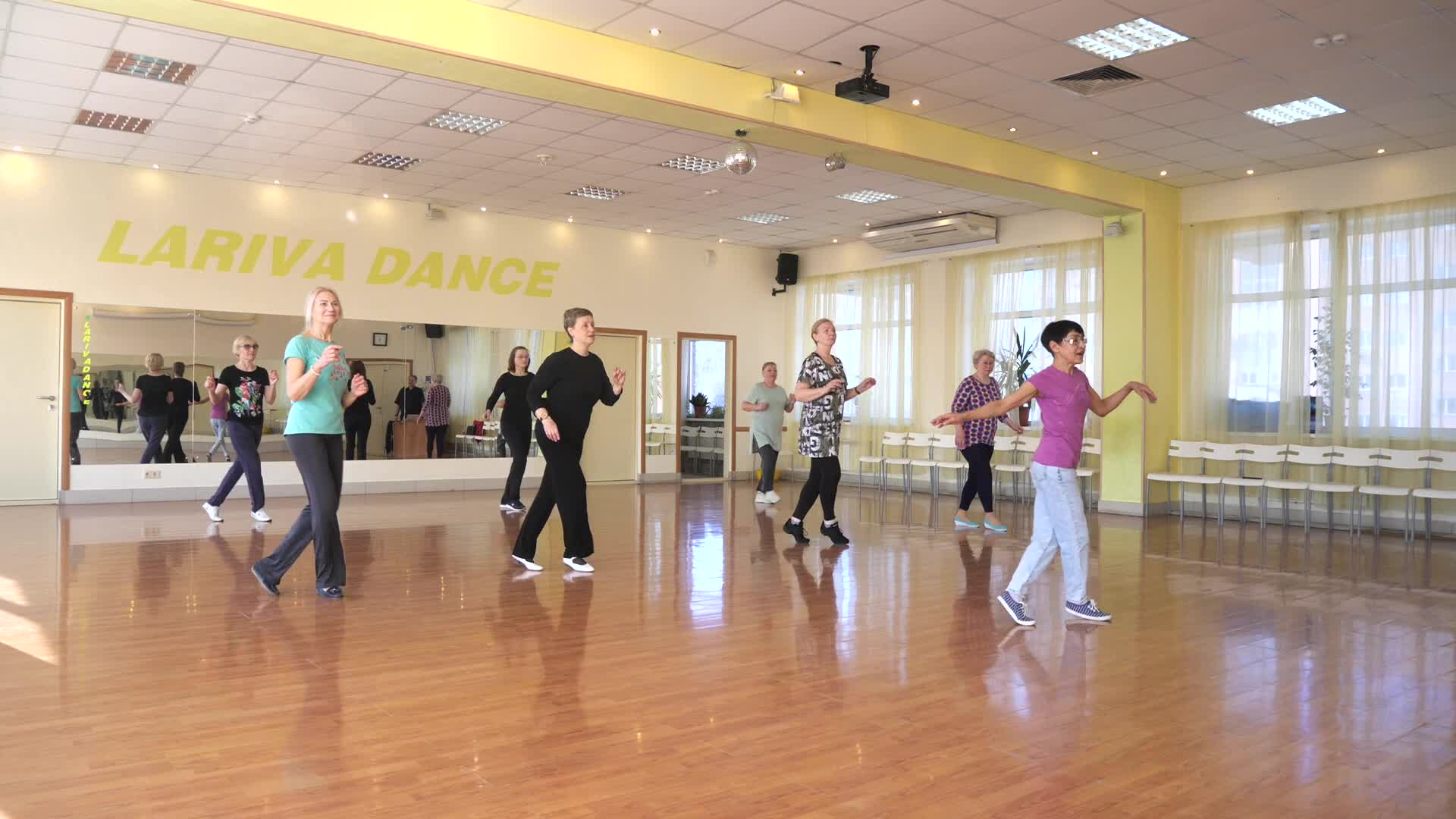 танцевальные позы. танцы сам. позы в танце. зумба танец. школа танцев папунаишвили ча ча ча.