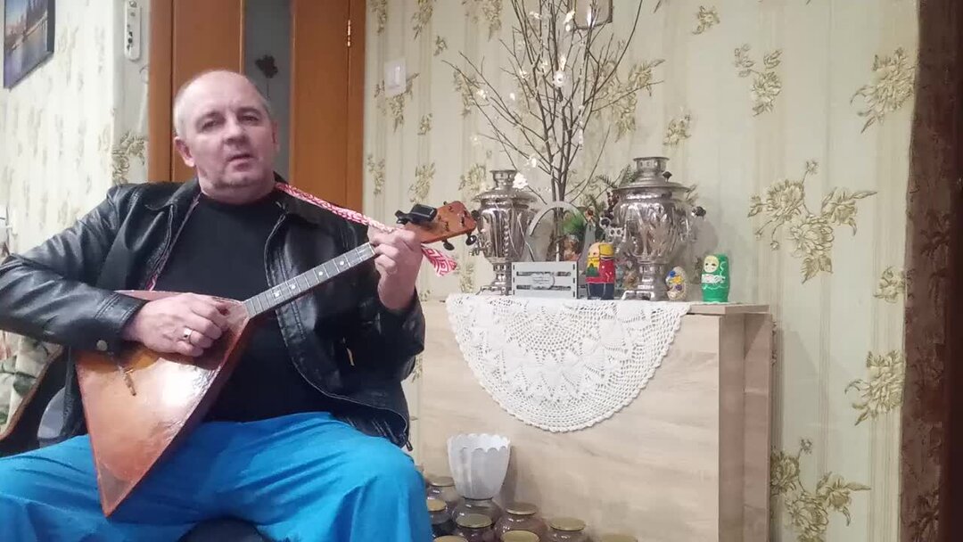 Трынди брынди балалайка. Кавказская балалайка.