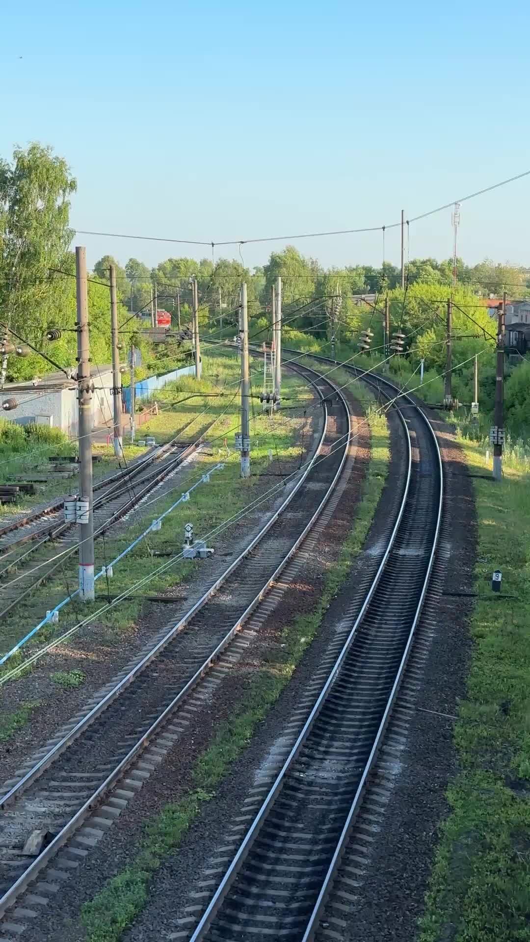 Охотник за поездами | huntertrains | Короткий поезд на Транссибе.  Шестивагонный состав поезда 109 Новый Уренгой - Москва. Кировская область,  станция Котельнич-I #ржд #поезд | Дзен