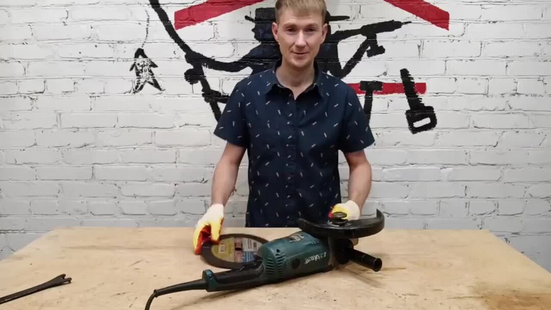 Как правильно ставить диск на Болгарку, картинкой внутрь или наружу ...