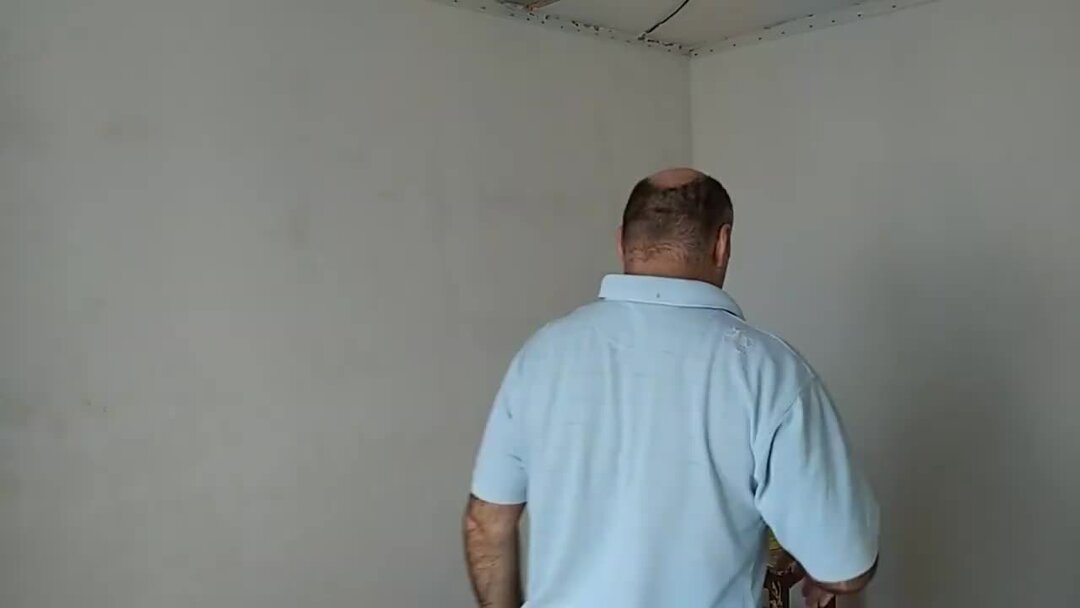 Я навсегда забыл о трудностях при поклейке обоев. Покажу, как легко ...