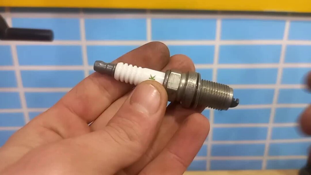 Топ 5 гениальных идей! Мало кто знает этот секрет свечи зажигания ...