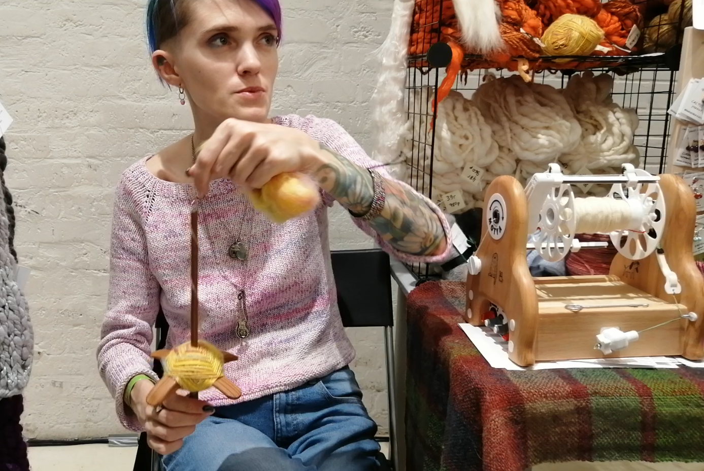 первый вязальный дзен. пуловер акация описание. модные ажурные свитера спицами. резинка 1x1. анжелика коваль вязание.