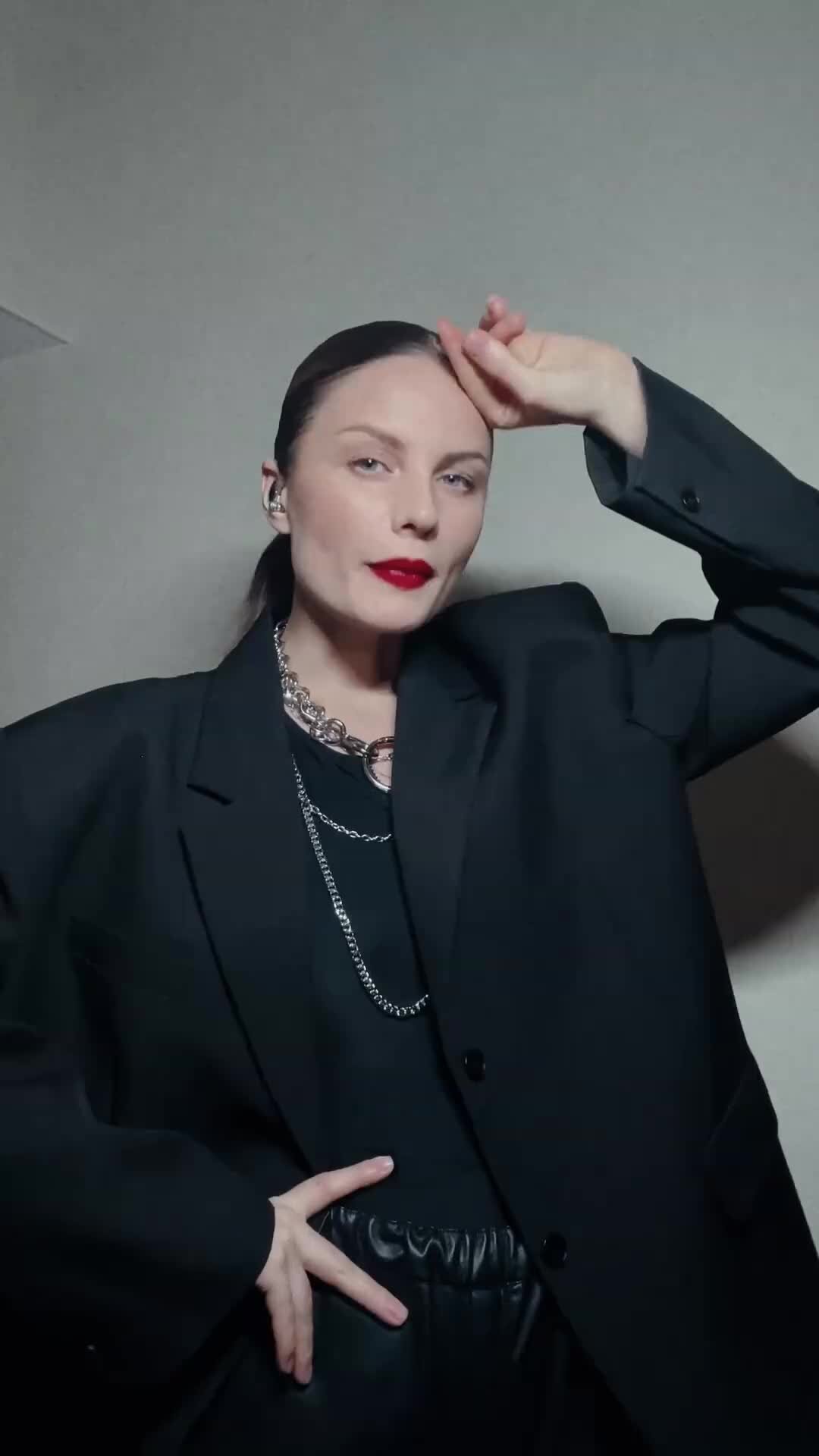 Подтанцовка leonardo cumade. Песни евы власовой танцуй. Песни евы власовой танцуй. Песни евы власовой танцуй. Власова танцуй вопреки.