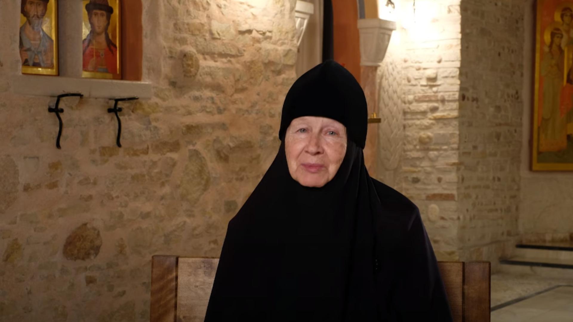 Всего то навсего свято. Всего то навсего свято