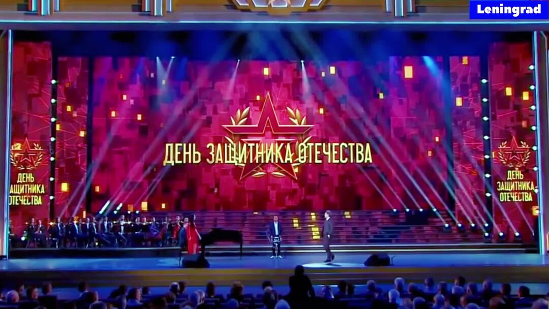 Ленинград 1985 год. Старый отель ленинград центр. Металлические значки с эмалью. Значок турист ссср. Клавишник группы ленинград 2010.