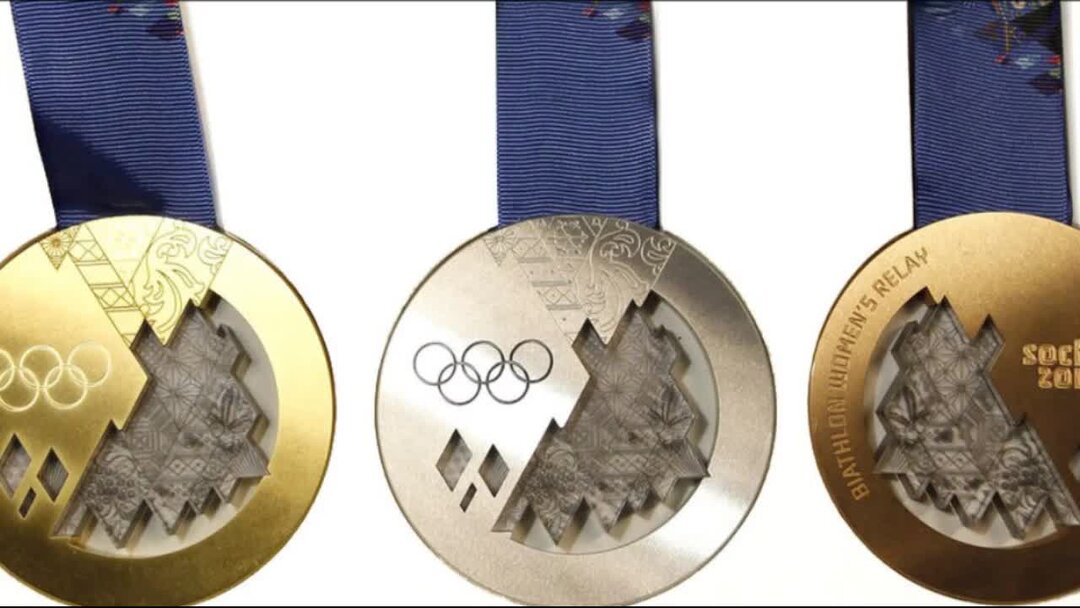 Олимпийская медаль 2014 года. Олимпийские игры в Сочи медали. Олимпийские медали Сочи 2014. Медали Олимпийских игр 2014 года. Медали олимпиады 2014 Сочи.