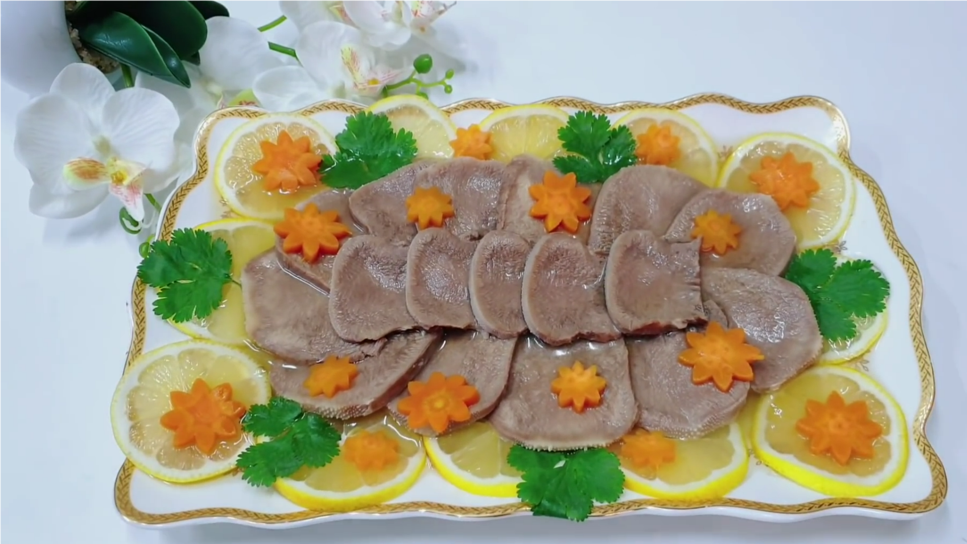 холодец на рождество. холодец купеческий. холодец по молдавски из мяса. кухня наизнанку заливное. кухня наизнанку как варить холодец.