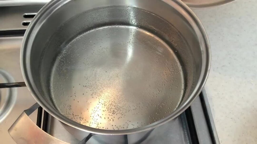 Гречку варить в кипящей воде. Кипящая кастрюля с секретом. Отварить гречку в кипящей или холодной. Гречку варить в холодной или кипящей воде. 1\2ч.л. соли кладу в кипящую воду в кастрюлю.