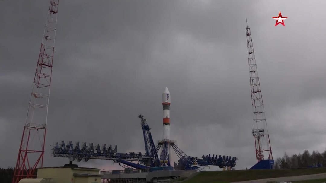 В деревне севернее космодрома В деревне севернее космодрома