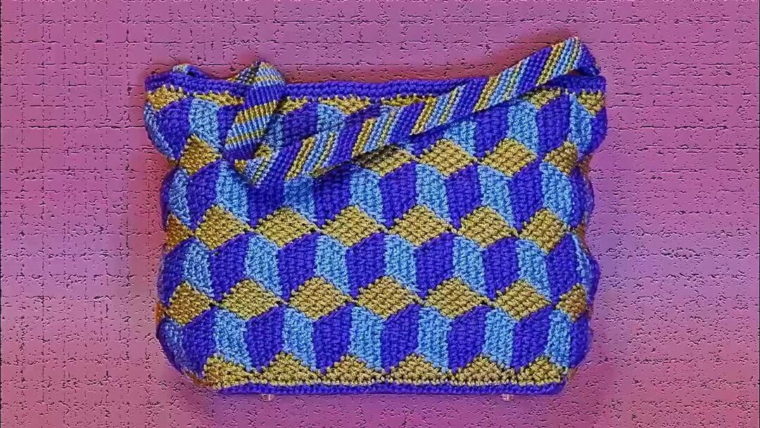 двухцветная вязаная сумка. сумки из тунисского вязания. сумка крючком тунисской вязкой. энтерлак тунисским крючком. сумка тунисским крючком.