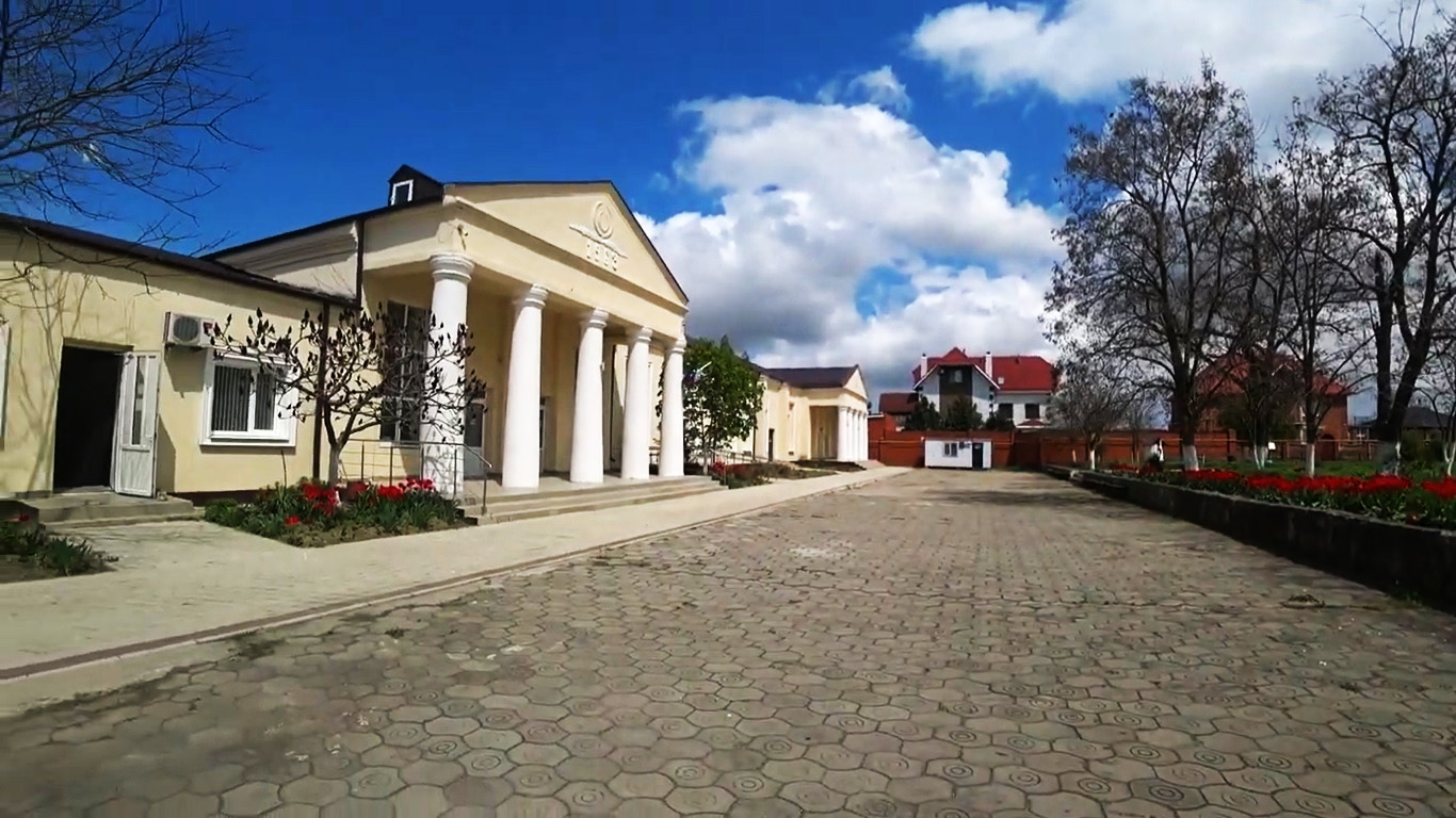 Темрюкский поселок. Посёлок Сенной Темрюкский. Темрюк Краснодарский край. Поселок Сенной Волгоградская область. Поселок береговой Краснодарский край Темрюкский район.