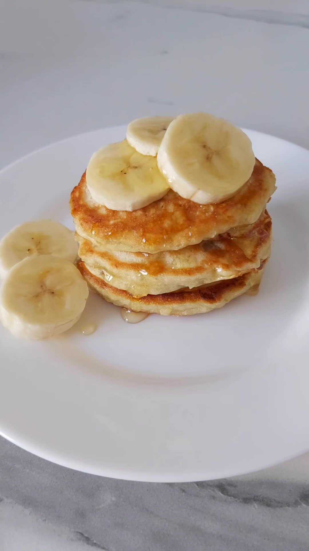 Оладьи с бананом и орехами