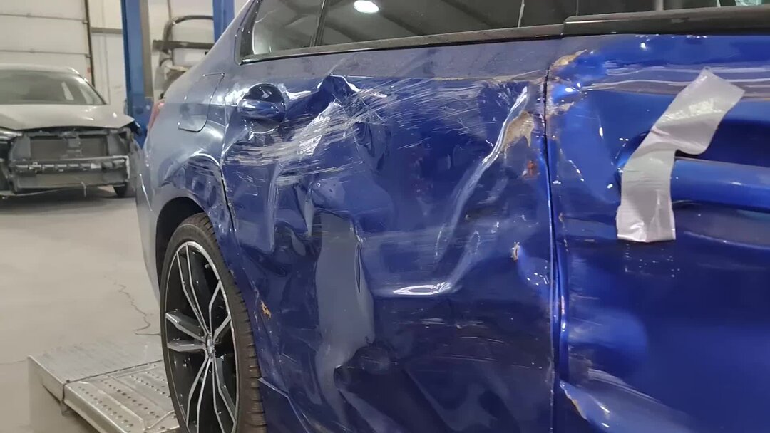 BMW. Ремонт, подготовка и покраска правой стороны. Нанесение \"антикора ...