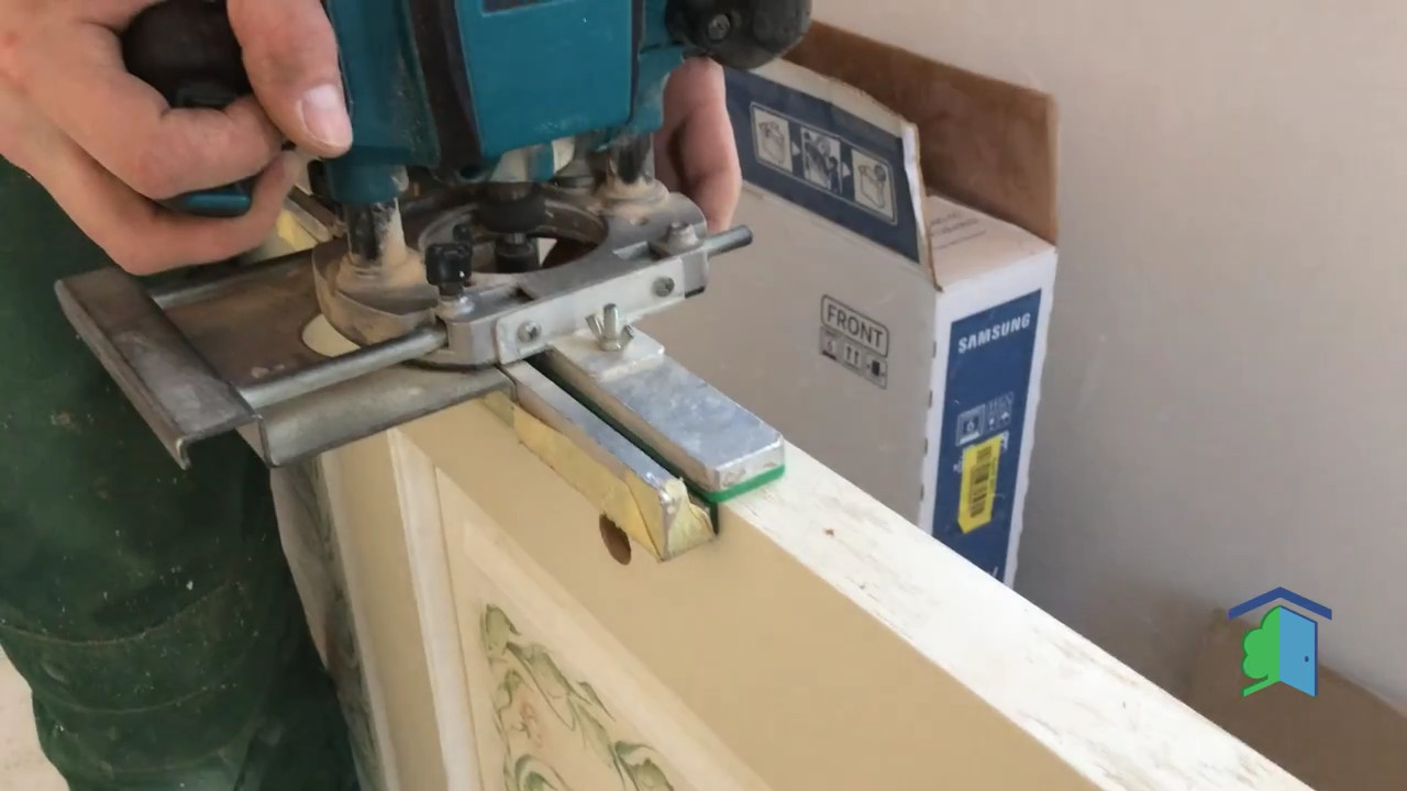 Фрезер для врезки замков и петель макита. Фрезер для установки скрытых петель virutex fr129vb set. Фреза для врезки петель в межкомнатные двери. Фреза для врезки замков 16 мм и петель 12 мм в межкомнатные двери. Фрезер для замков межкомнатных.