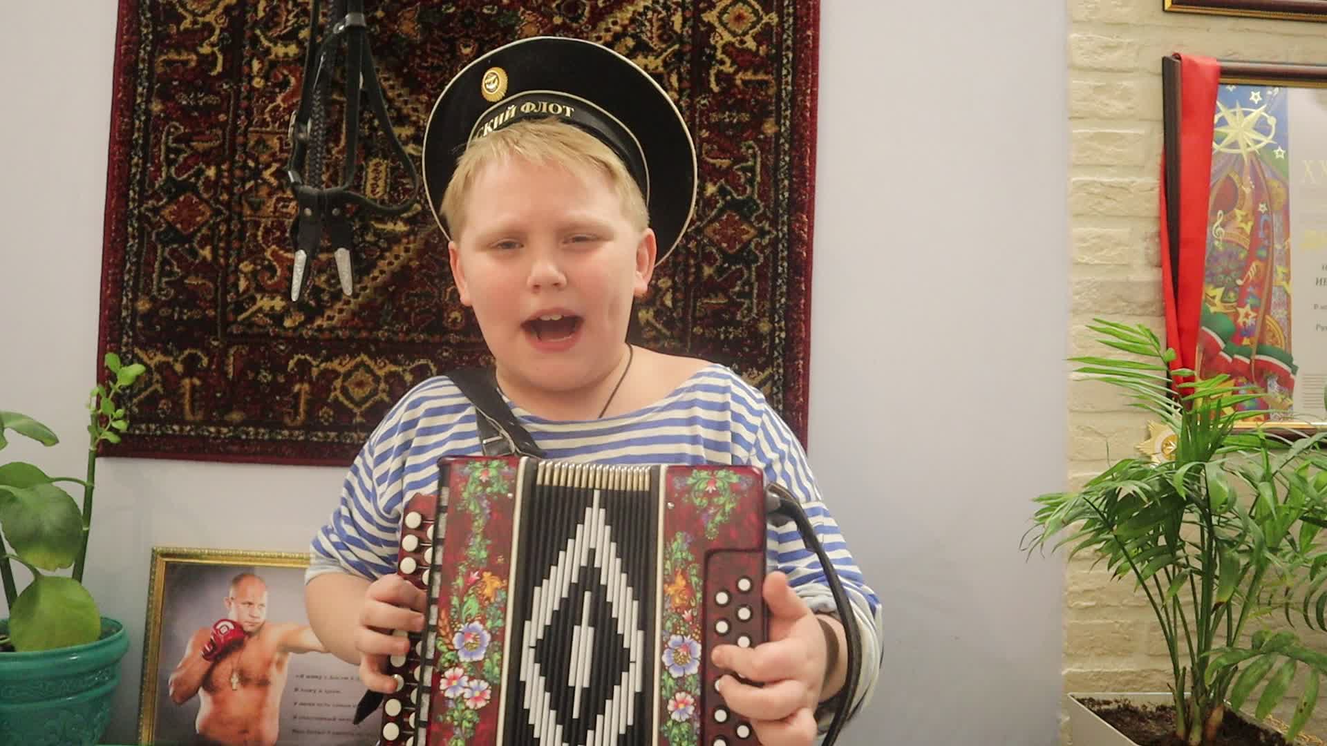 танец яблочко в детском саду. эх яблочко. эх яблочко да ты мочёное едет батька махно. текст песни гренада. эх яблочко песня слушать.