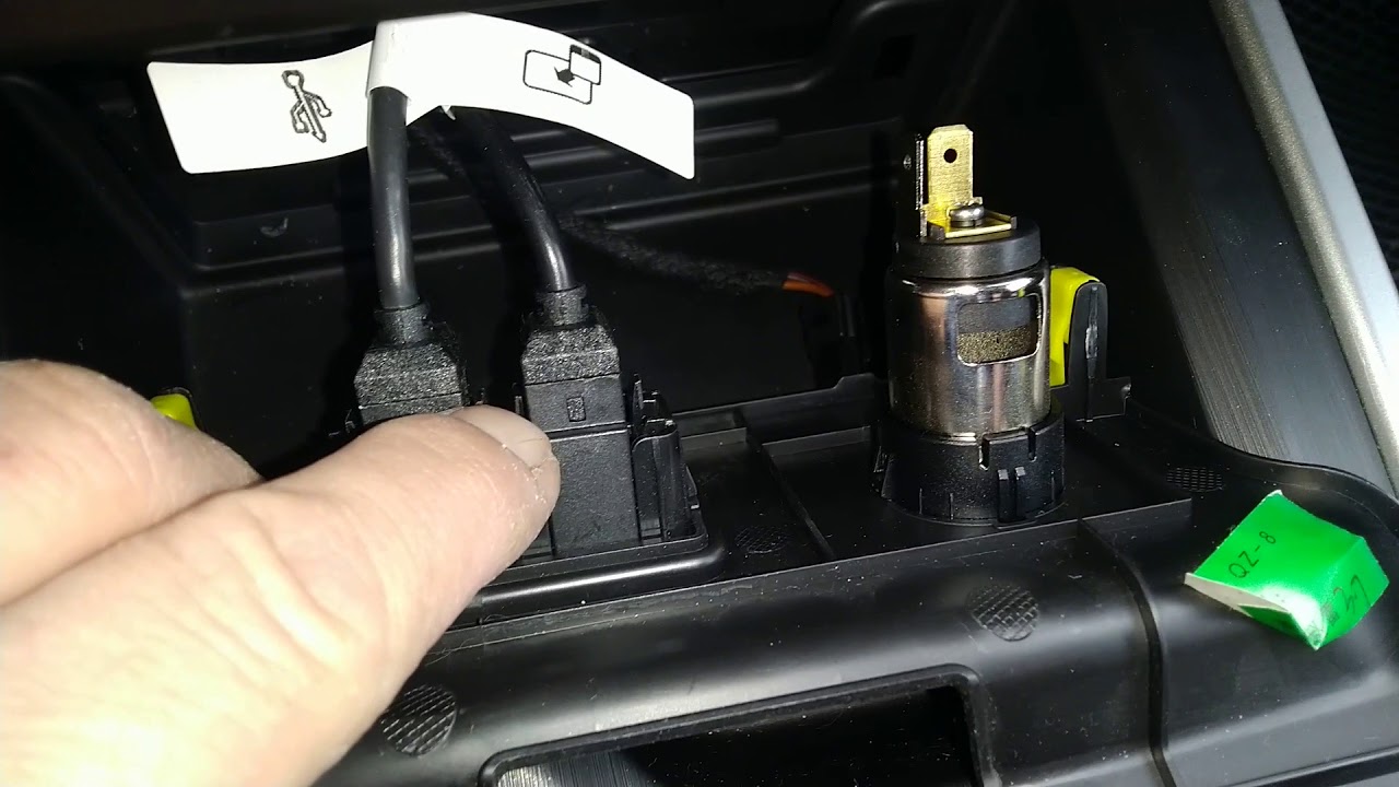 Chery tiggo 4 инструкция. Chery Tiggo 4 USB. Chery Tiggo USB разъем. Юсб разъём чери Тиго 4. Chery Tiggo 4 штатный USB.