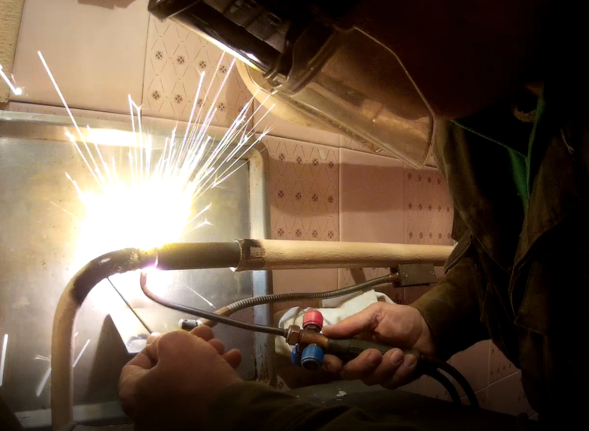 Газосварка project. Газосварка. Потолочная сварка. Сварка 03. Газосварка ЖКХ видео.