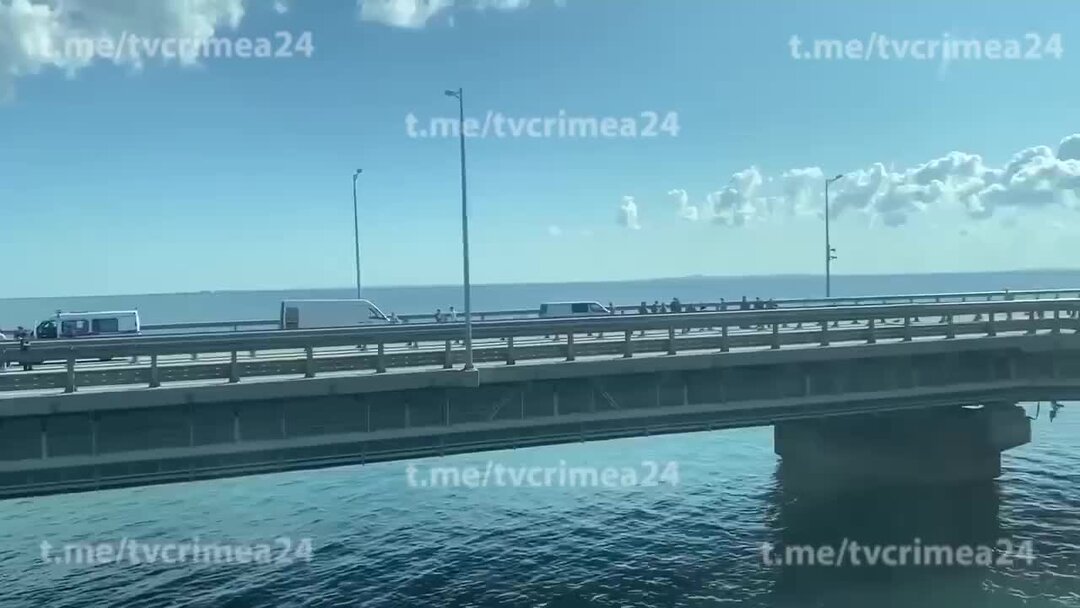 Путин на крымском мосту фото