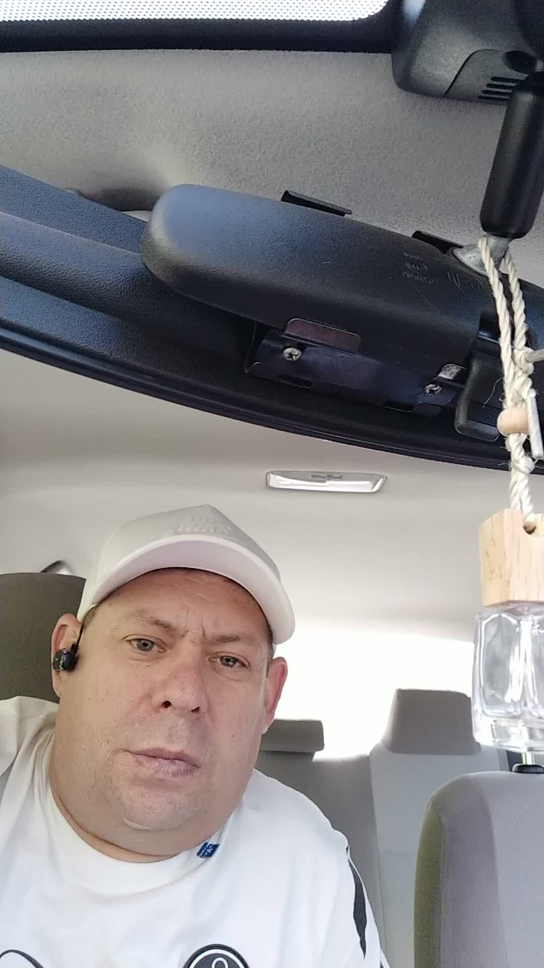 Риэлтор продает старый. Риэлторы магнитогорска. Риэлтор магнитогорск. Риэлтор магнитогорск. Риэлтор магнитогорск.