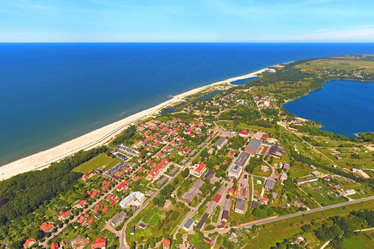 поселок янтарный калининградская область пляж