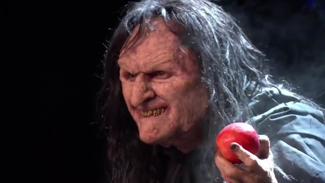 Красивая ведьма. Талант ведьма. Колдунья. Ведьма зельеварение. Девушка ведьма.