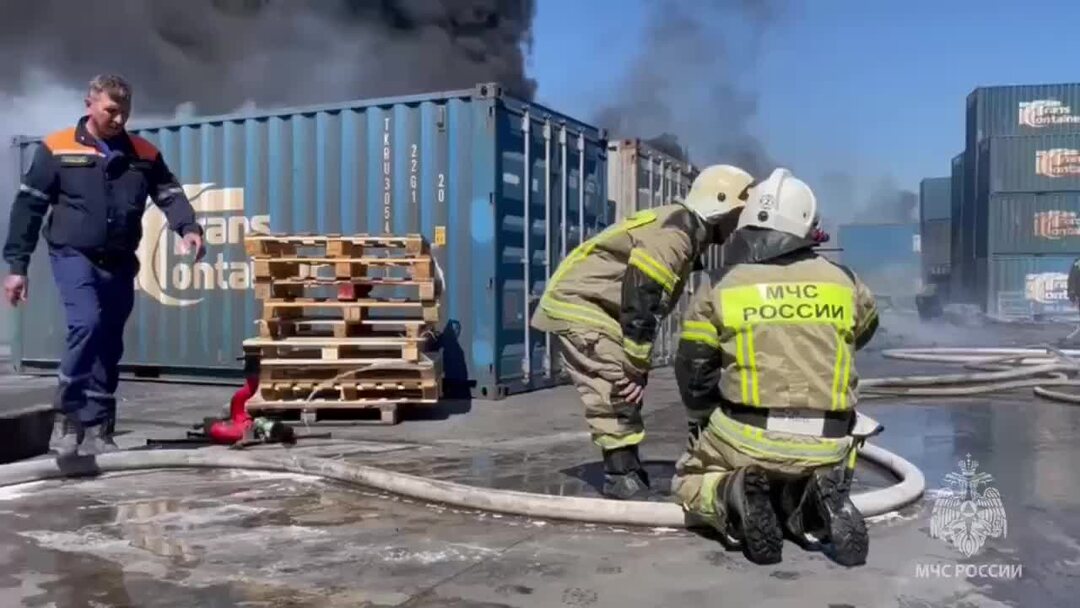 Пожар в новороссийске сейчас видео. МЧС США. Пожар в Новороссийске. Порт горит в Новороссийске.