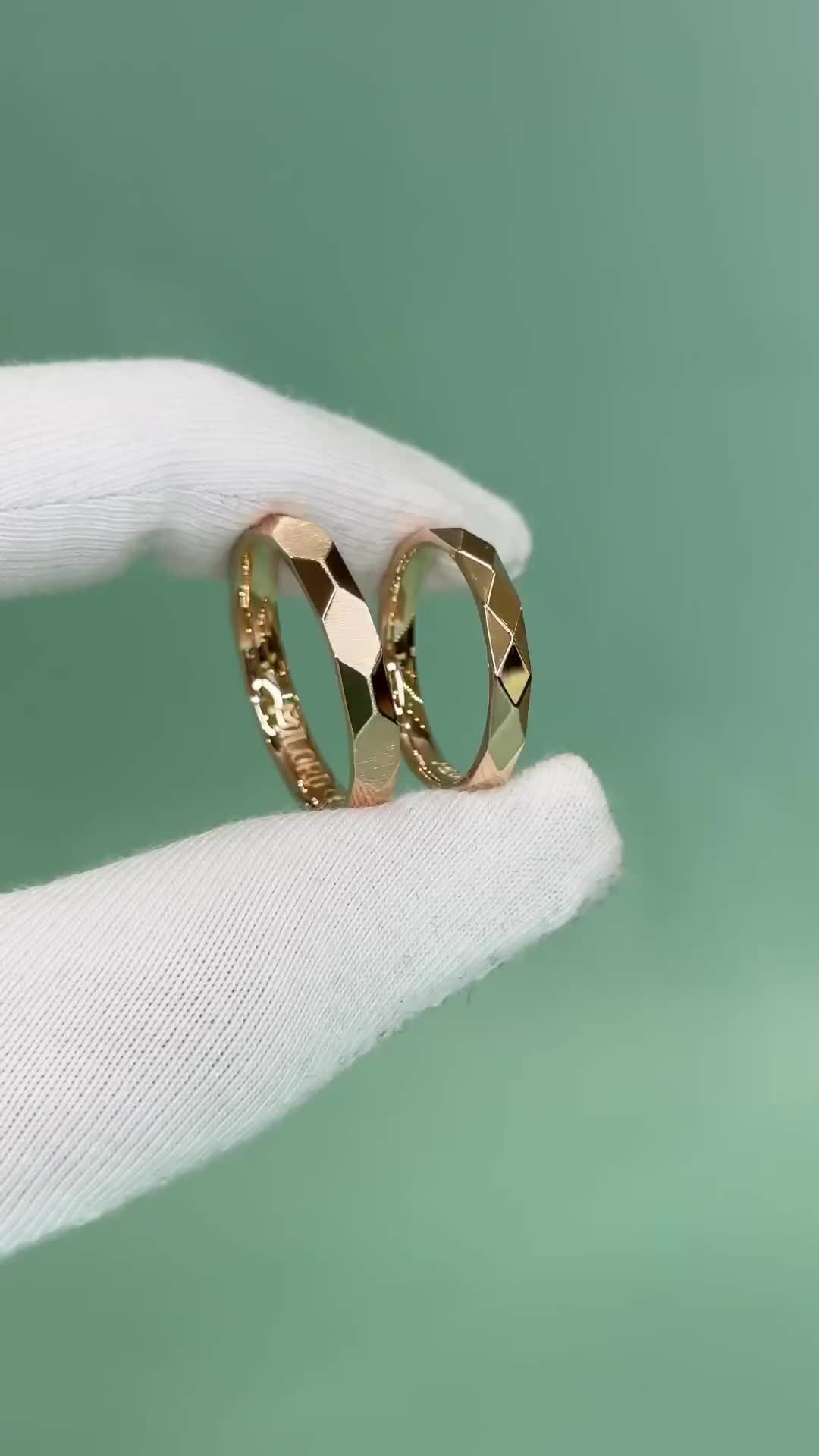 Обручальные кольца ручной работы с необычными камнями