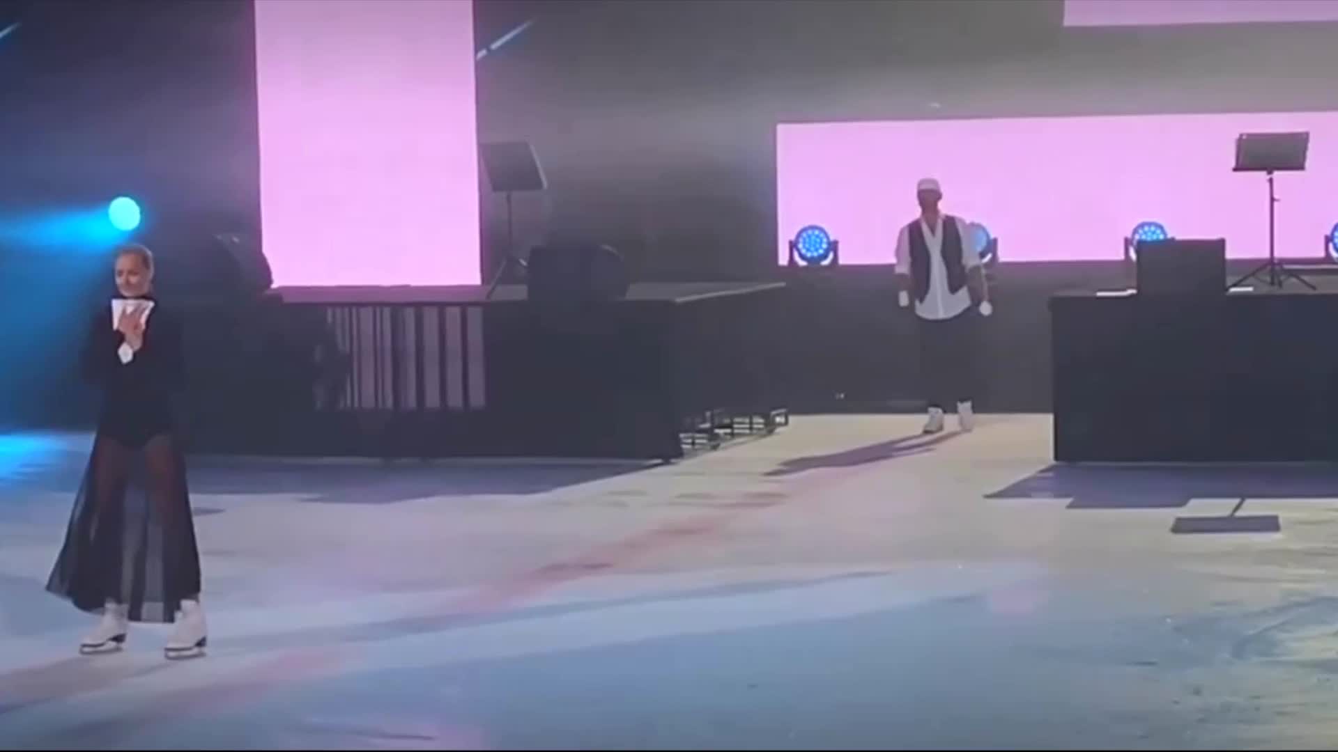 Костомаров первый выход на лед. Костомаров первый выход на лед. Костомаров первый выход на лед. Костомаров первый выход на лед. Костомаров первый выход на лед.