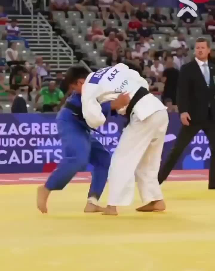 Комроншохи Устопириён чемпион Азии по дзюдо
