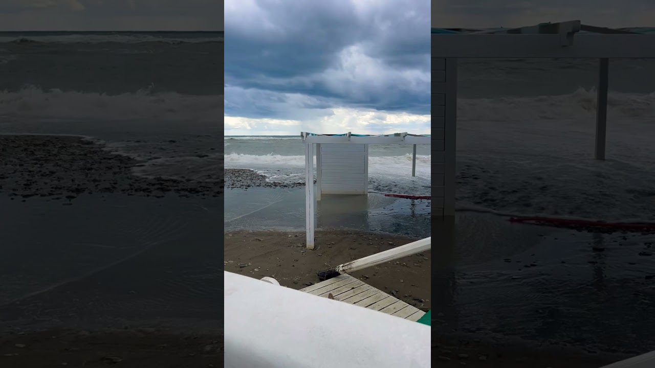 Прибой в шторм. Шторм в океане. Осенний шторм на море. Северный ледовитый океан шторм. Цунами черное море 2012.