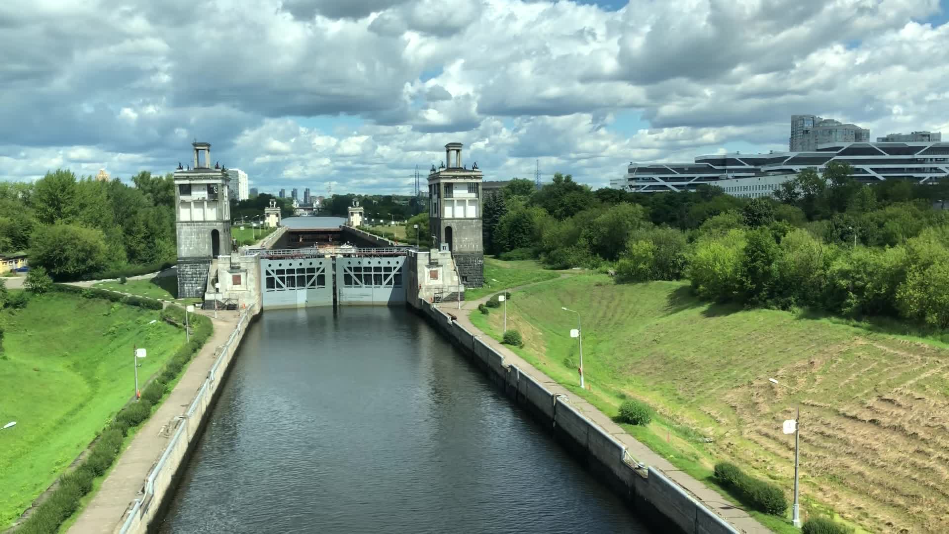 канал им москвы шлюзы