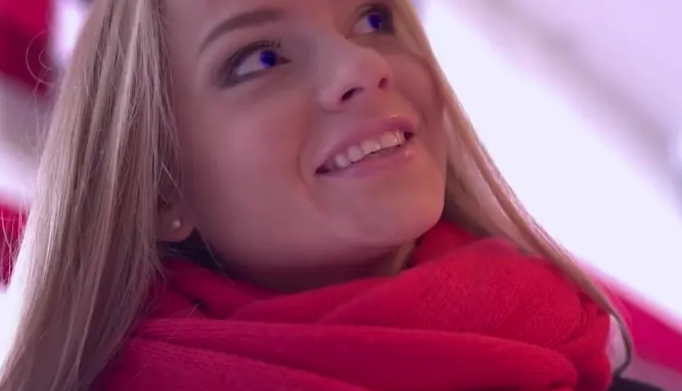 Ломовой девочка с глазами ангела. Девочка с глазами ангела олег ломовой. Ломовой девочка с глазами ангела. Ломовой девочка с глазами ангела. Девушка с нимбом.