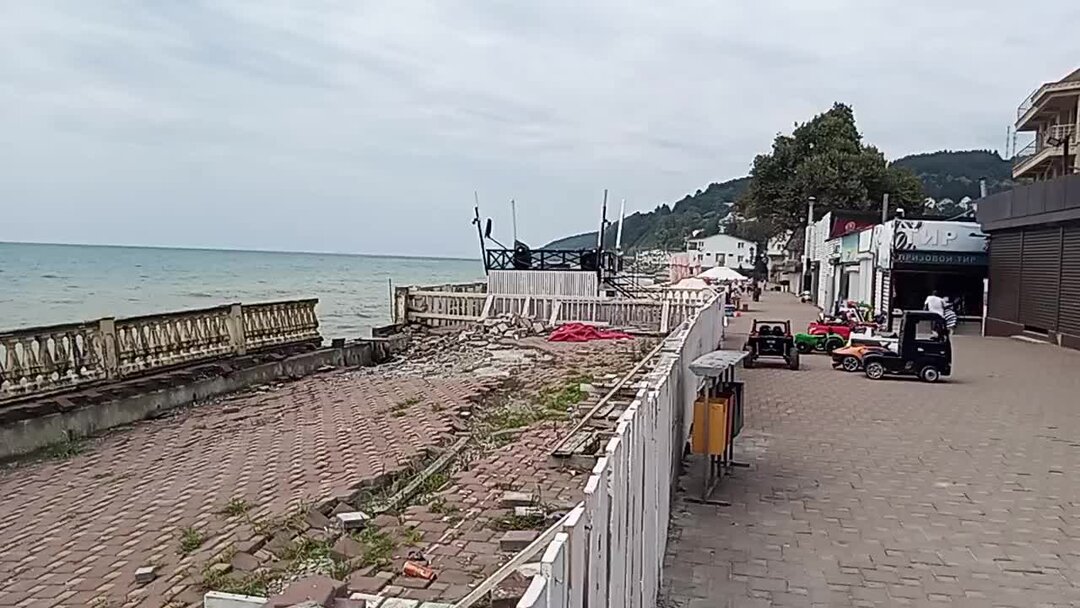 Сочи август 2023. Пляж цирк сочи 2023. Пляжи сочи 2023. Лазаревское 2023 год. Пляж сочи мамайка 2023.