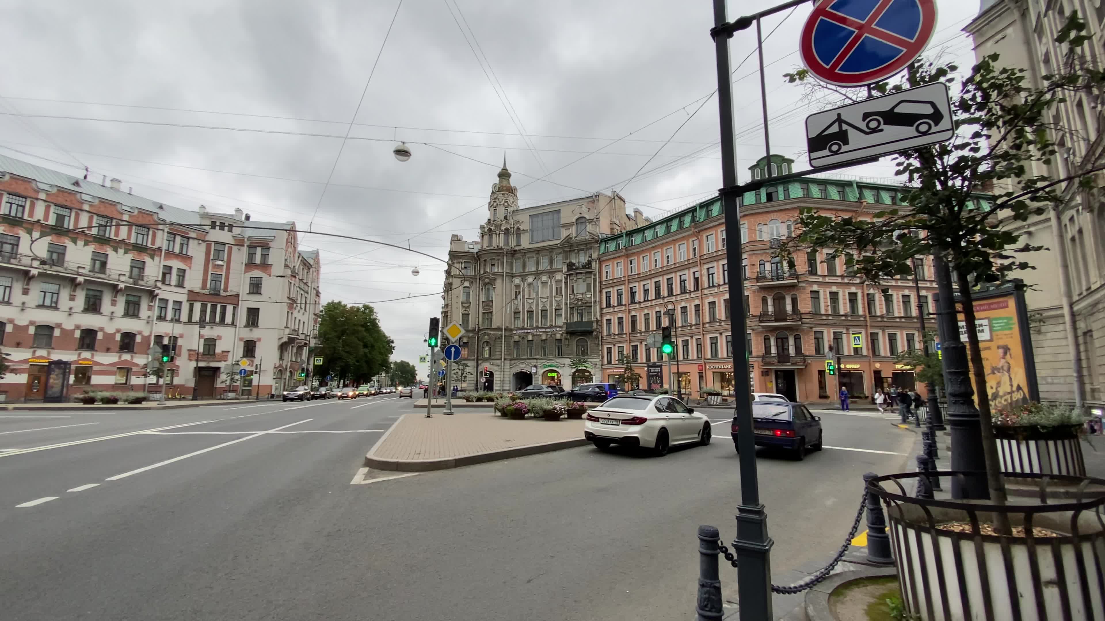 интересные места на петроградке спб для