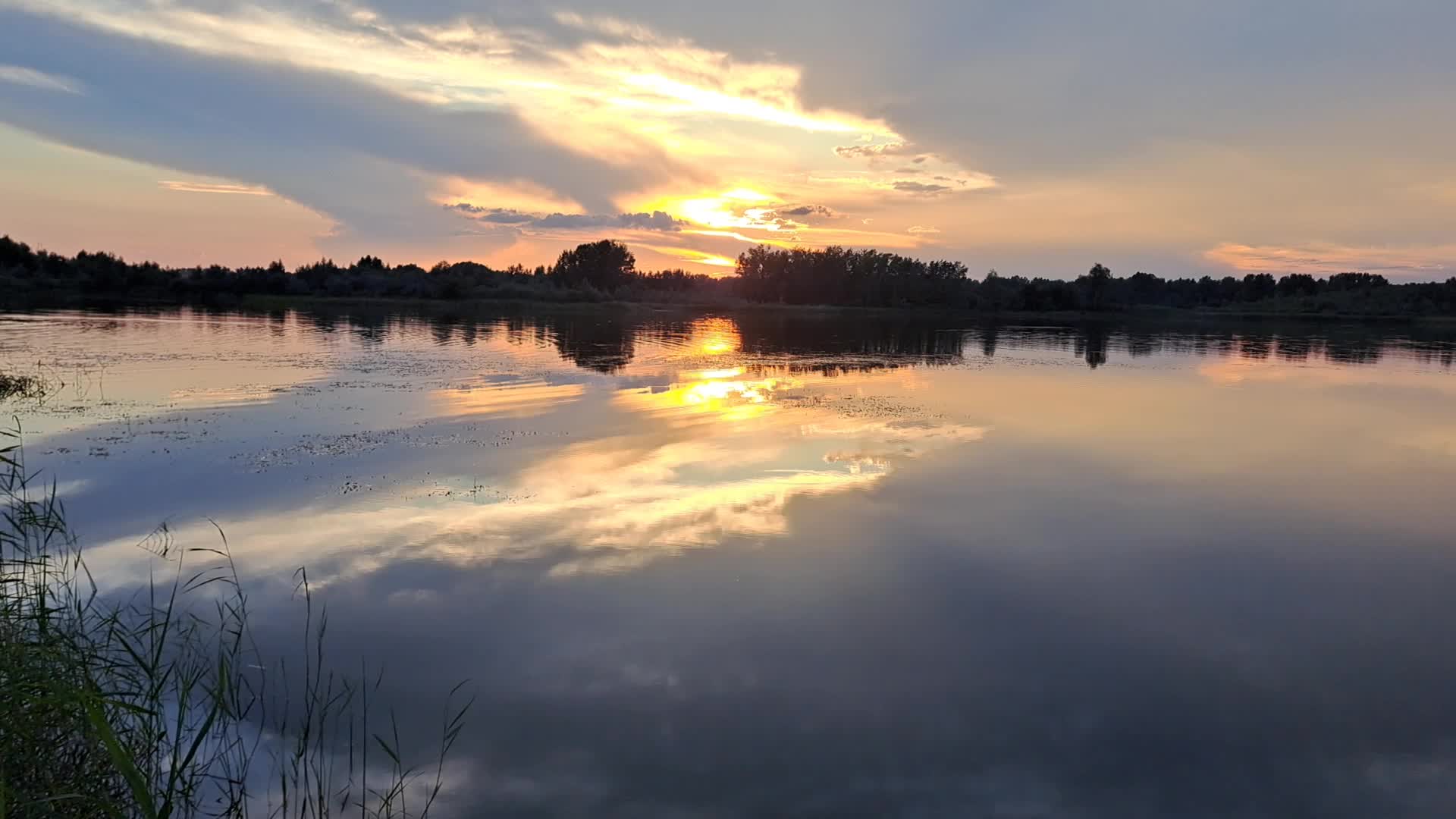 озеро в закате