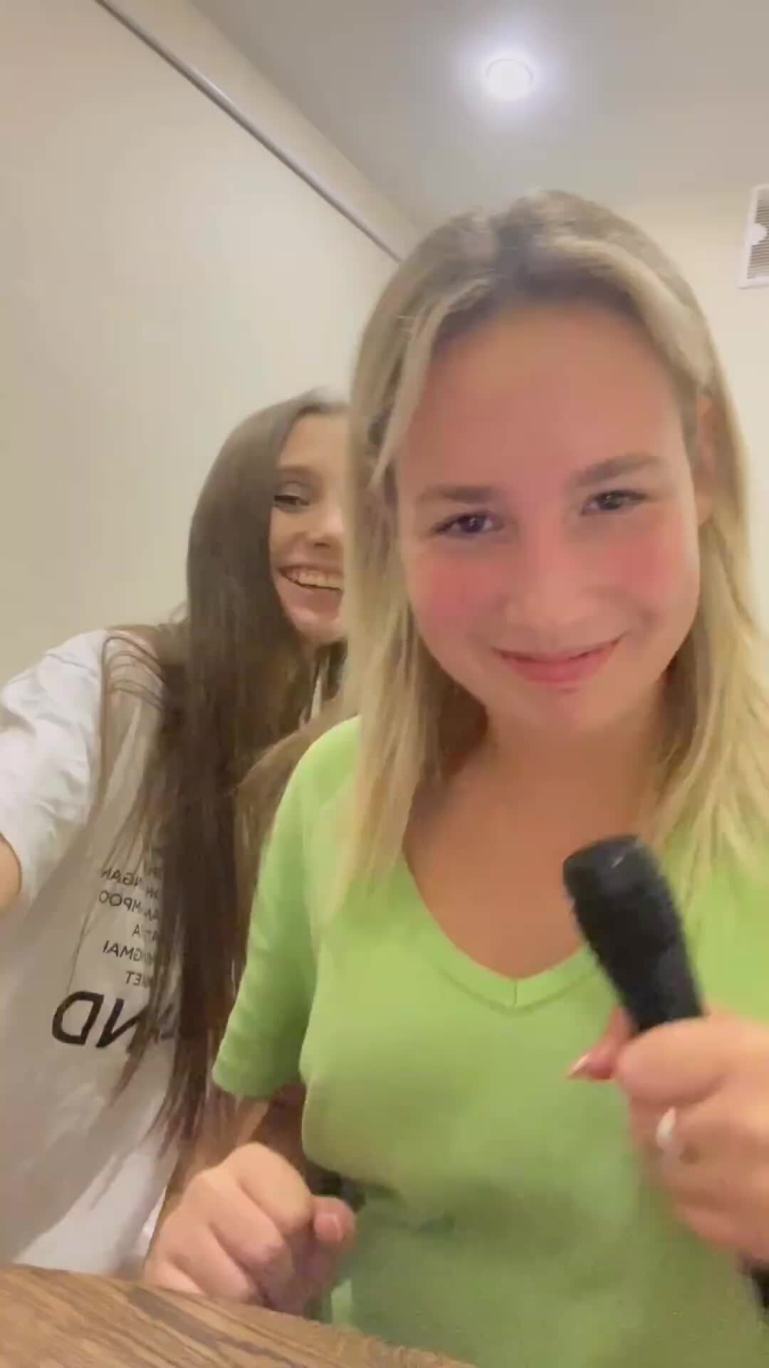 Ира & Кира | Ролик от 31.08.2023 продолжительностью 56 сек. | Дзен