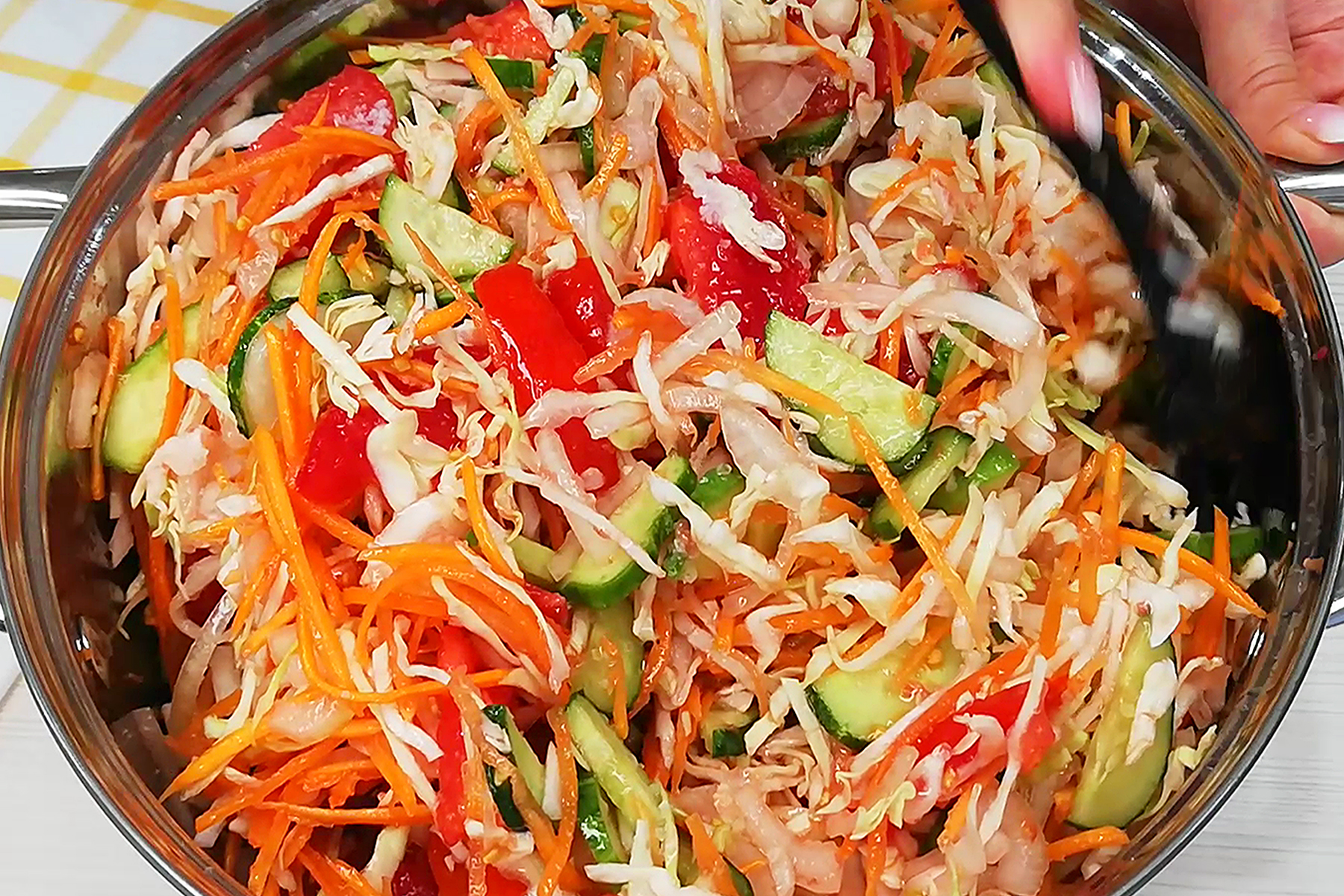 Салат осенний на зиму с капустой. Салат осенний на зиму с капустой
