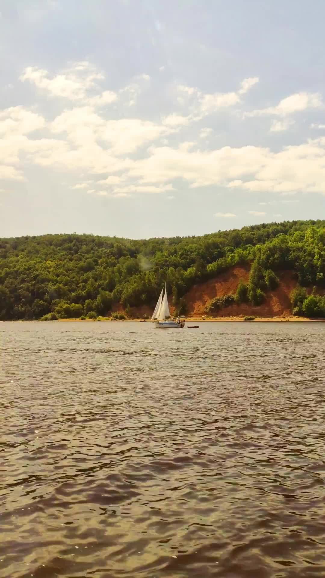 Лана путешественница 🌺 | Парусник на реке Волге⛵ Красивая природа по  берегам реки Волги 🌲 | Дзен