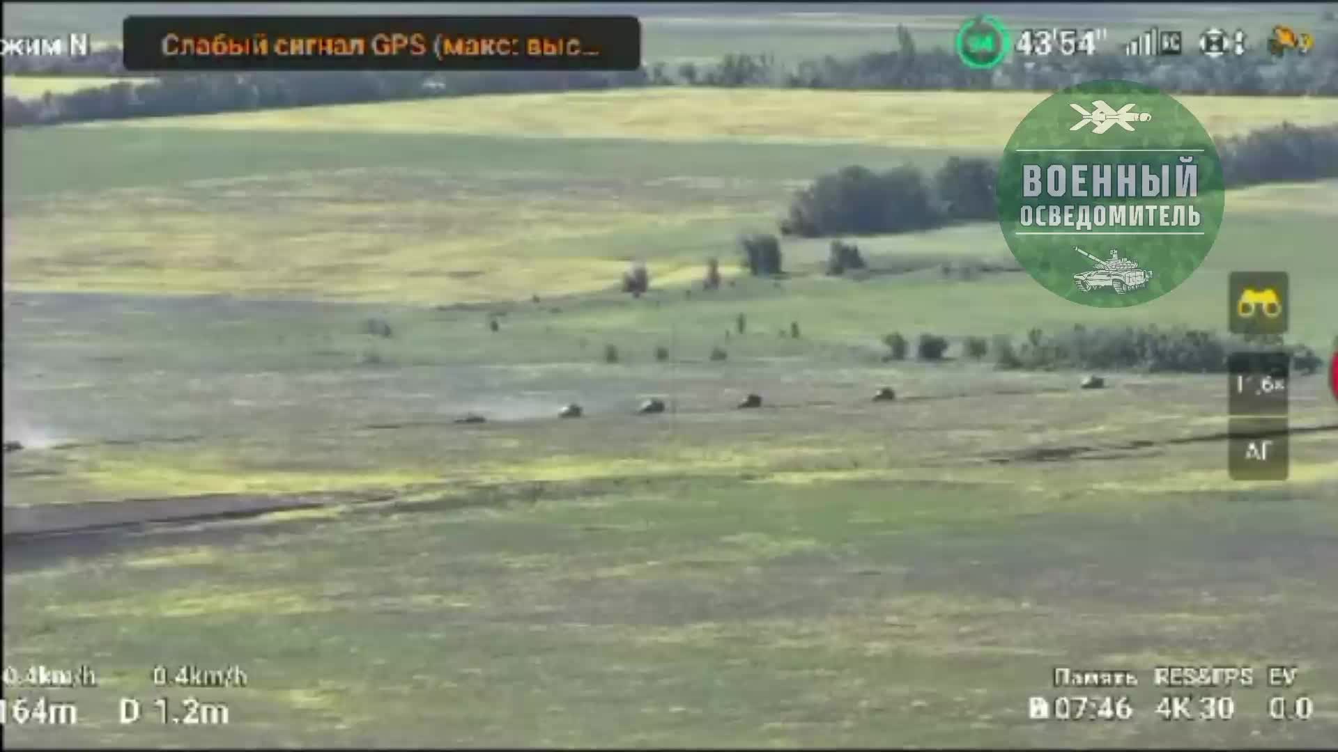 Один танк против колонны всу. Один русский танк против 8 украинских. 1 русский против 8. Наш танк против 8. 1 русский против 8.