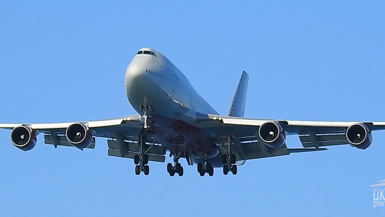 Боинг 777 посадка. Боинг посадка. Дальнемагистральный самолет двухдвигательный. Посадка 777. Боинг 777 авиакомпании посадка.