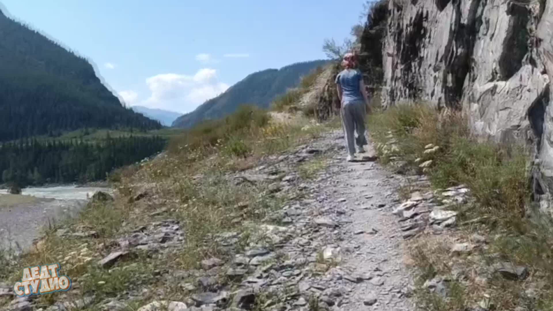 алтай осенью. алтай 2023. тура горный достопримечательности. гобийский алтай. кату-ярык перевал.