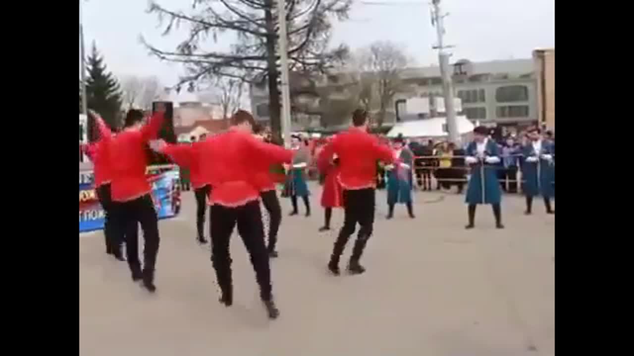 Лезгинка батл. Против лезгинки. Русский танец похож на лезгинку. Супер лезгинка. Батл лезгинка против брейк.