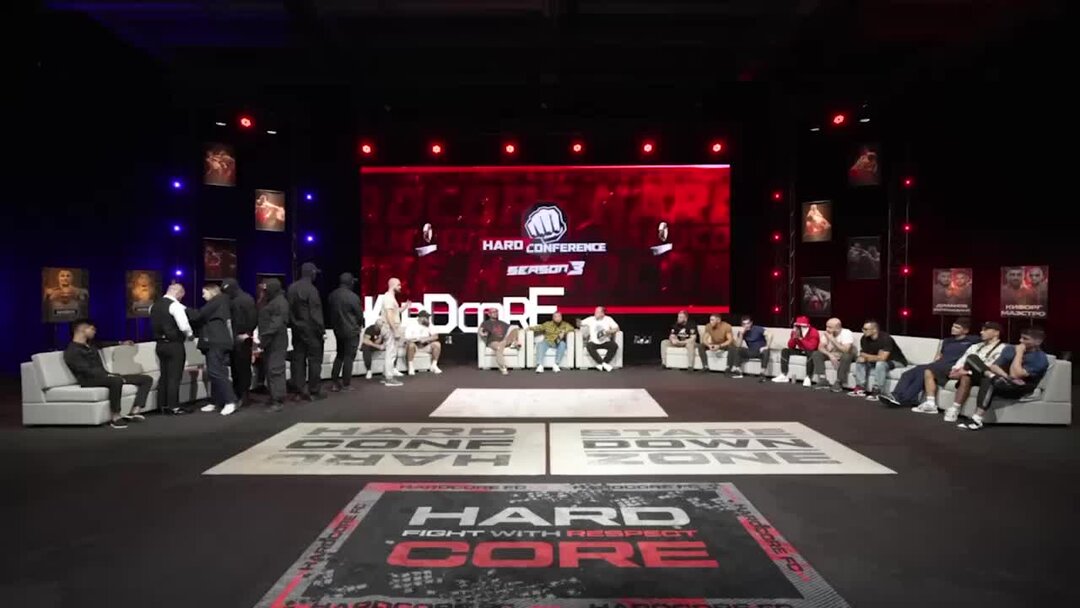 Хардкор медиа. Хардкор медиа. Самат абдырахманов лендруш. Ведущий хардкора анатолий сульянов. Хардкор файтинг чемпионшип логотип.