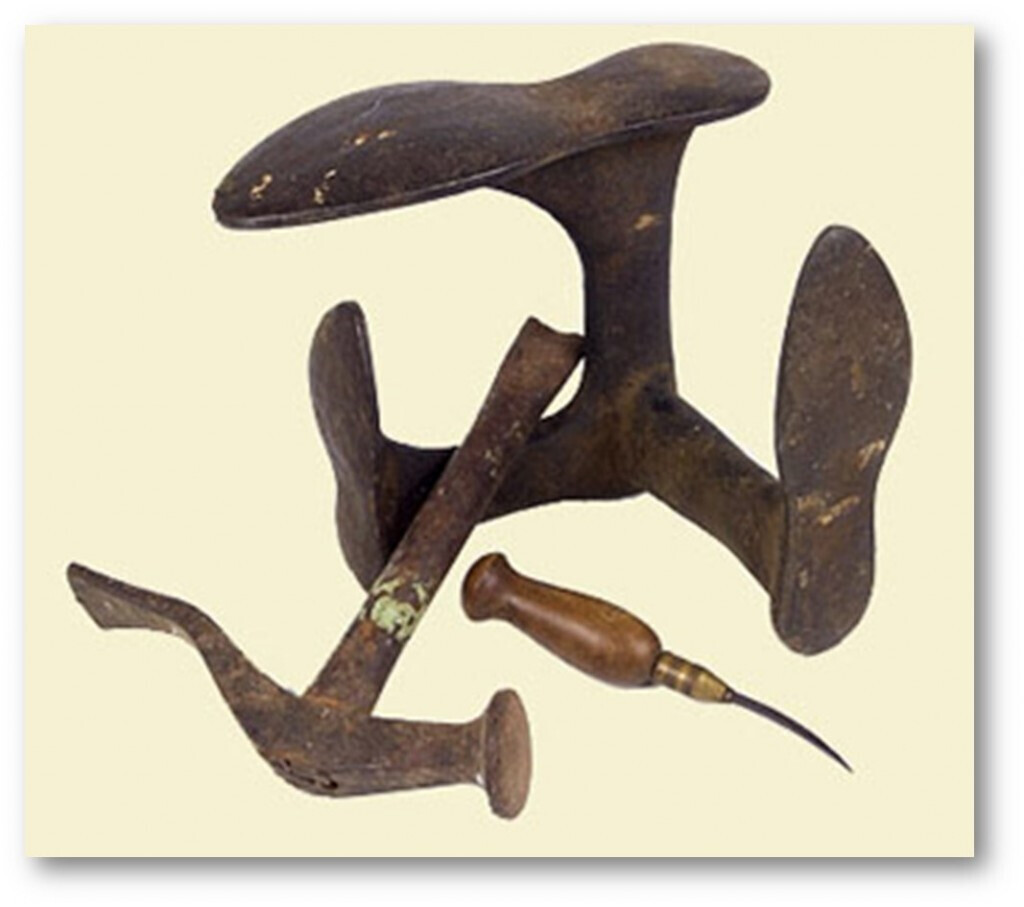 инструменты обувщика сапожника. сапожная мастерская инструменты. инструменты сапожника. инструмент сапожника. сапожник атрибуты.