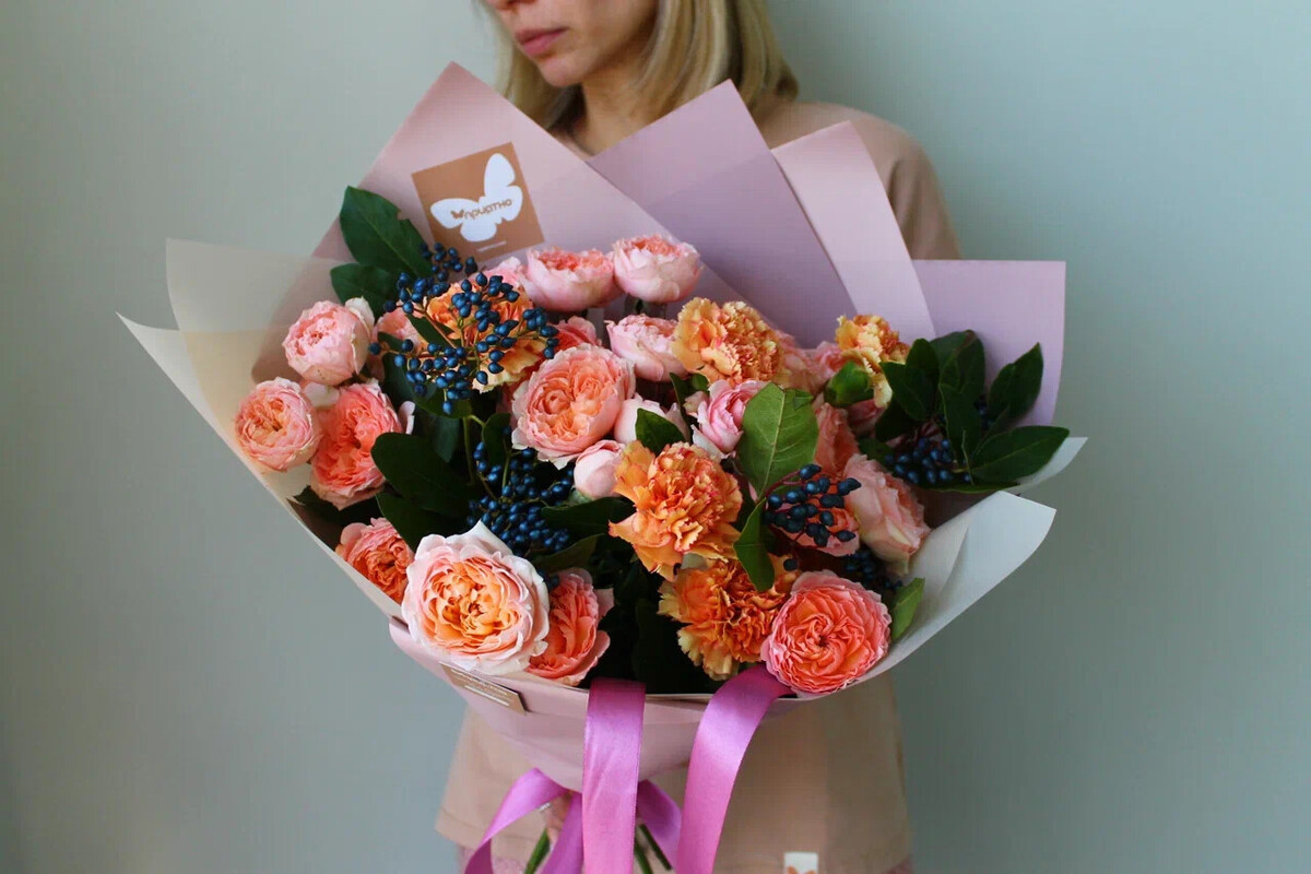 Во флористике есть особая категория букетов, которая называется букет-комплимент.